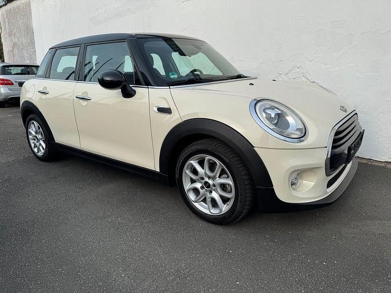 Second-hand Mini Cooper 136 CP (100 kW) 2017 Alb Hatchback