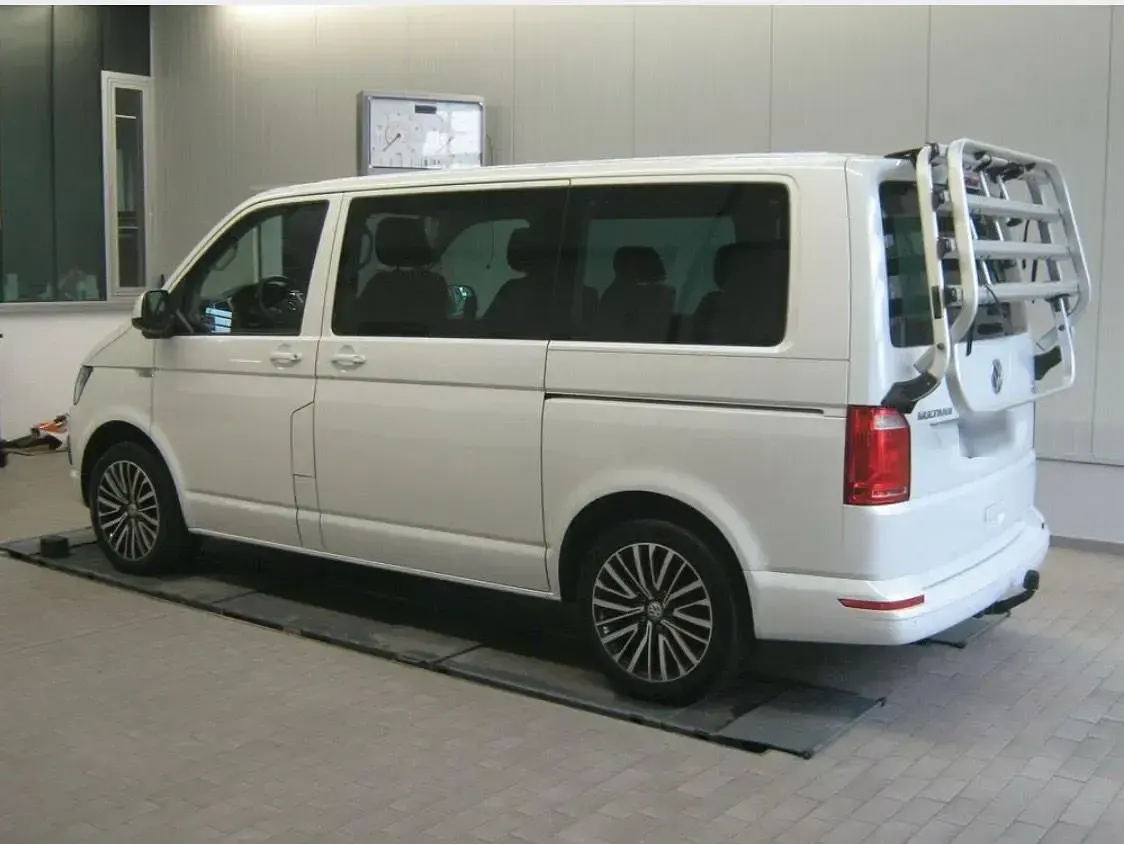 Gebraucht VW Multivan 204 PS (150 kW) 2016 Weiß Van / Kleinbus