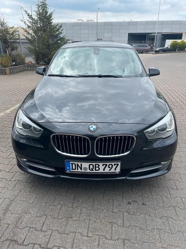 Grau Gebraucht 2013 BMW 530 Gran Turismo Limousine | 9.650 € (Superpreis) - Bild 1/4