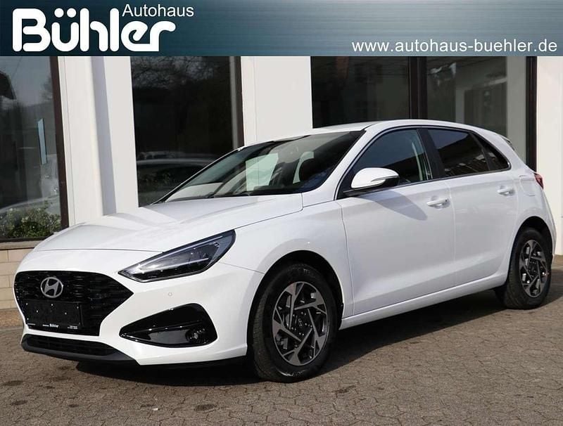 Atlas white uni Neu 2025 Hyundai i30 Trend Limousine | 22.790 € (Superpreis) - Bild 1/3