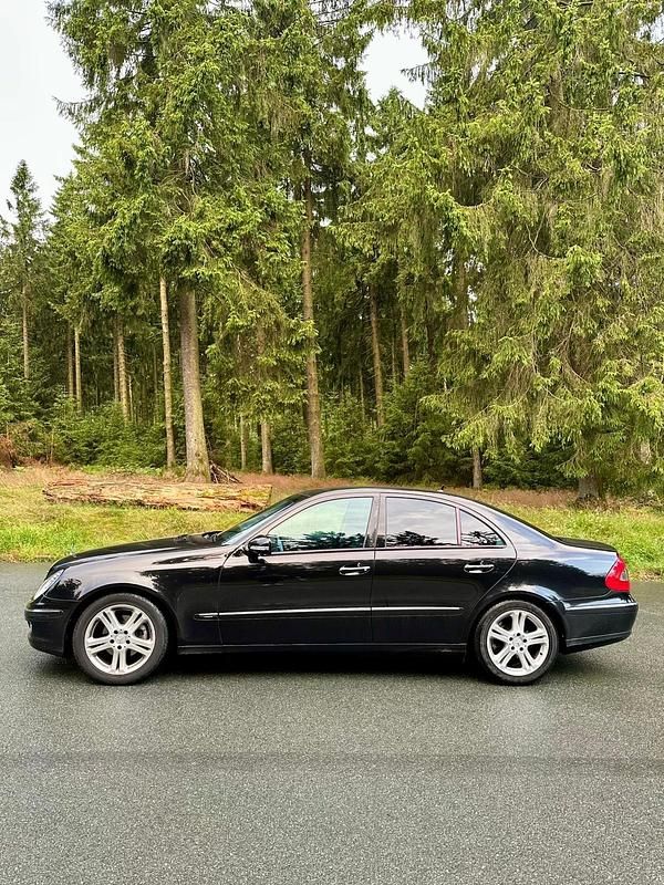 Gebraucht Mercedes E200 Avantgarde 184 PS (135 kW) 2007 Schwarz Limousine