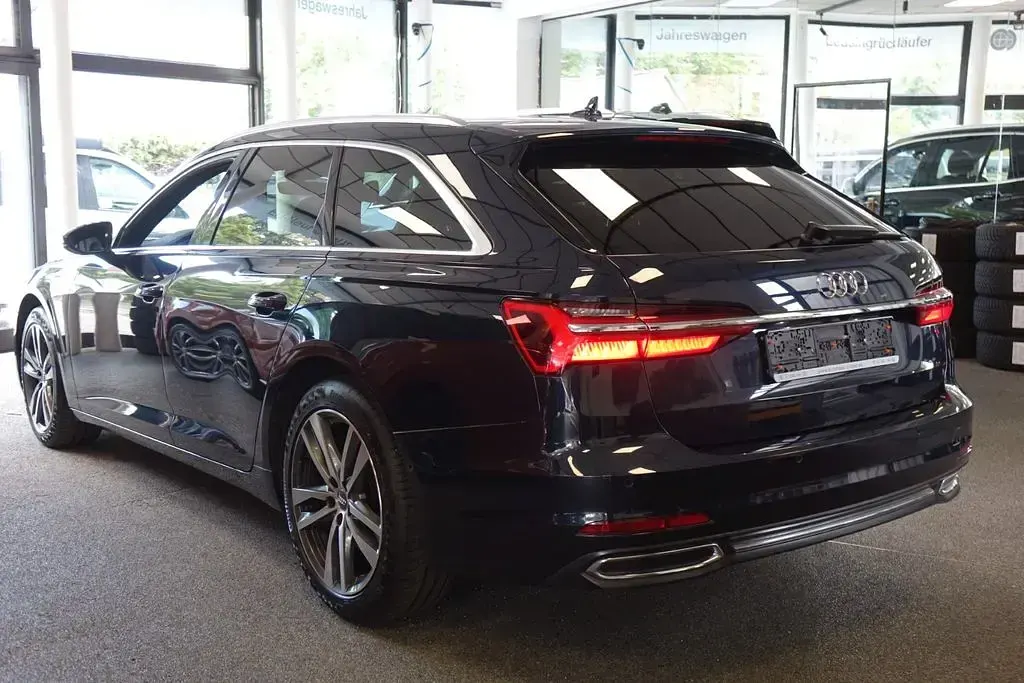 Gebraucht Audi A6 Sport 265 PS (194 kW) 2022 Blau Kombi