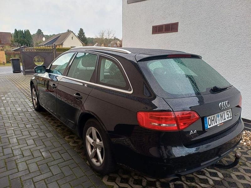 Schwarz Gebraucht 2015 Audi A4 Ambiente Kombi | 9.400 € (Superpreis) - Bild 1/4