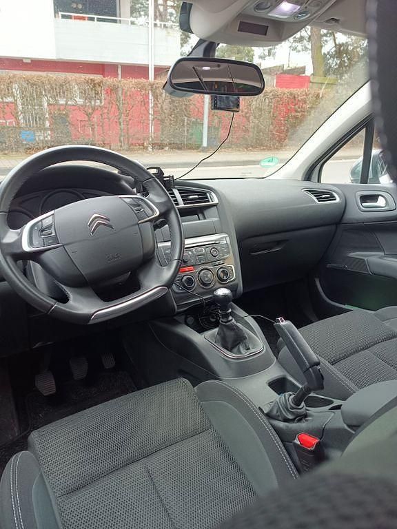 Gebraucht Citroën C4 SELECTION 114 PS (83 kW) 2013 Weiß Limousine