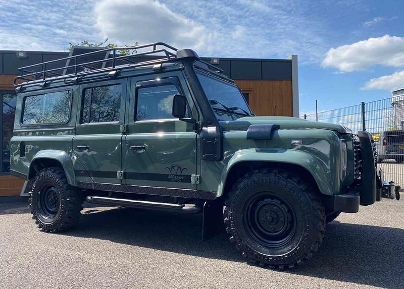 Grün Gebraucht 2012 Land Rover Defender SUV | 44.000 € (Etwas zu teuer) - Bild 1/4