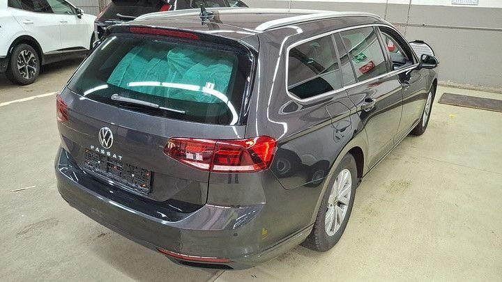 Gebraucht VW Passat Business 150 PS (110 kW) 2024 Grau Kombi