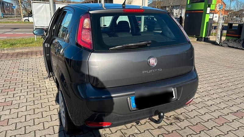 Gebraucht Fiat Punto 65 PS (47 kW) 2010 Grau Kleinwagen