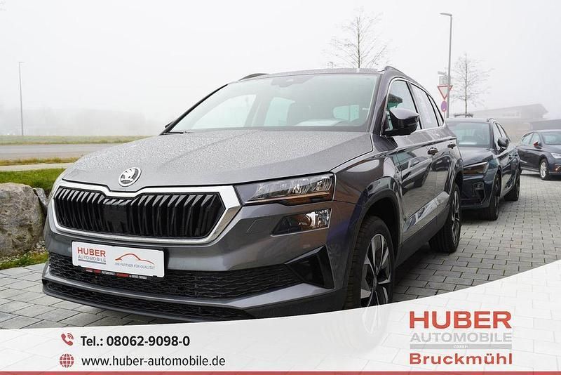 Graphit grau Neu 2025 Skoda Karoq Lounge SUV | 34.290 € (Fairer Preis) - Bild 1/4