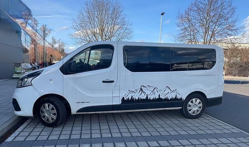 Second-hand Renault Trafic 125 CP (91 kW) 2016 Alb Monovolum