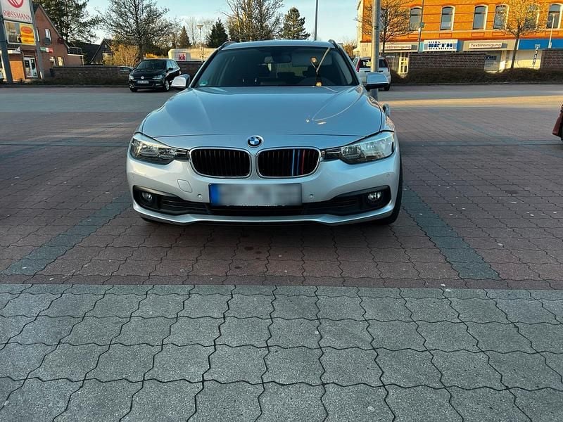 Gebraucht BMW 318 150 PS (110 kW) 2017 Silber Kombi