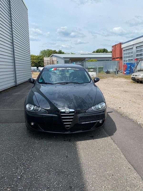 Schwarz Gebraucht 2005 Alfa Romeo 147 Kleinwagen | 2.300 € (Teuer) - Bild 1/4