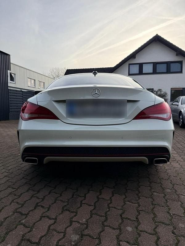 Gebraucht Mercedes CLA250 218 PS (160 kW) 2016 Weiß Limousine