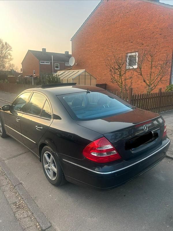 Gebraucht Mercedes E320 224 PS (164 kW) 2004 Schwarz Limousine