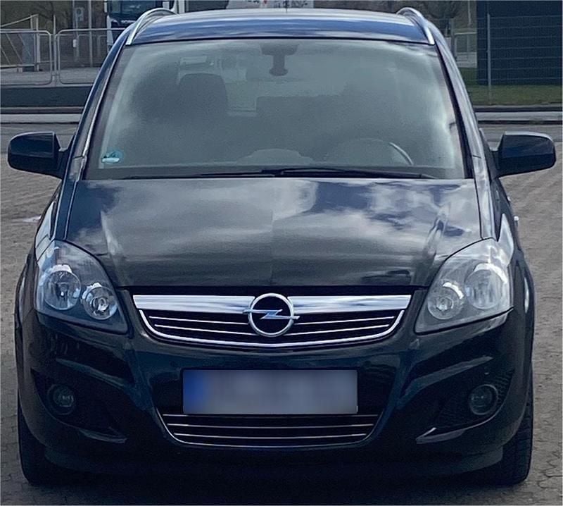 Gebraucht Opel Zafira 125 PS (91 kW) 2011 Schwarz Van / Kleinbus
