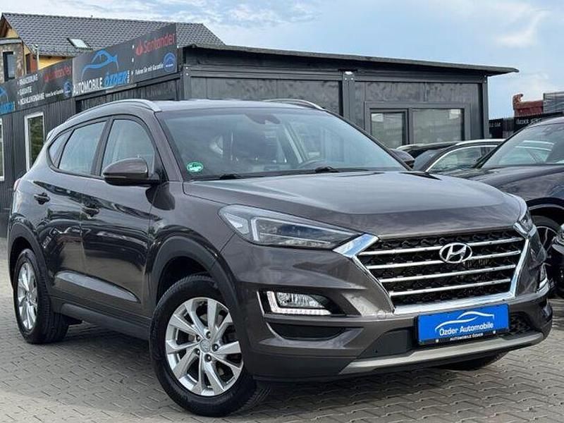 Grau Gebraucht 2019 Hyundai Tucson SUV | 19.499 € (Etwas zu teuer) - Bild 1/4