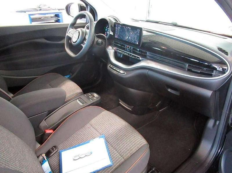 Gebraucht Fiat 500e Icon 86 kW (118 PS) 2022 Schwarz Kleinwagen