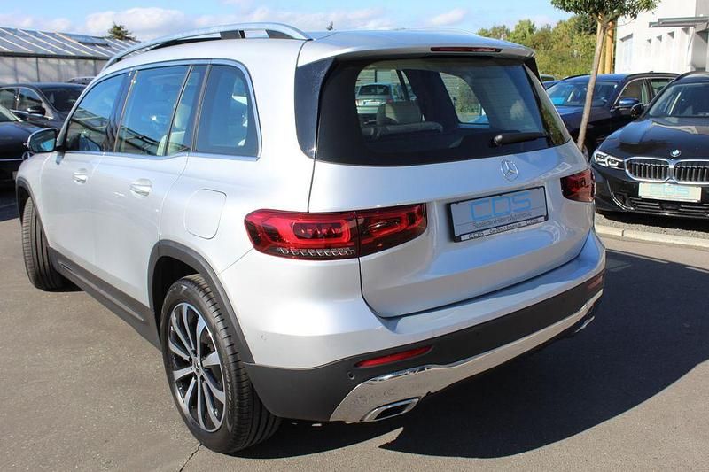 Iridiumsilber Gebraucht 2022 Mercedes GLB220 SUV | 35.980 € (Fairer Preis) - Bild 1/4