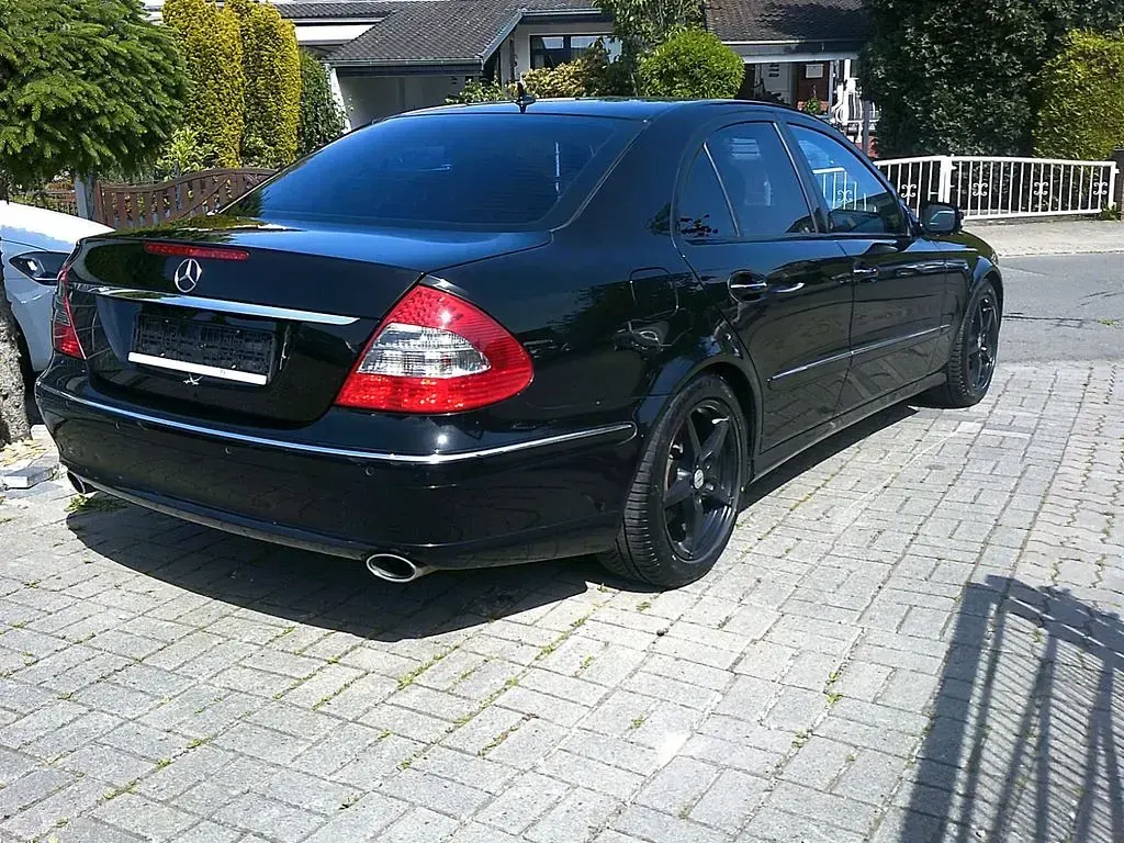 Gebraucht Mercedes E420 314 PS (230 kW) 2008 Schwarz Limousine