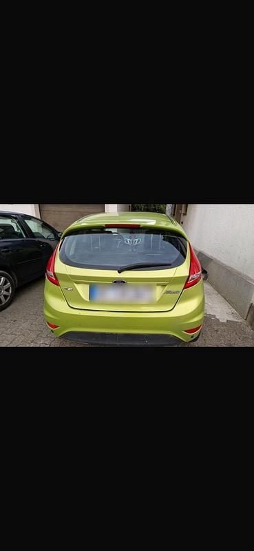 Grün Gebraucht 2009 Ford Fiesta Kleinwagen | 3.100 € (Fairer Preis) - Bild 1/4