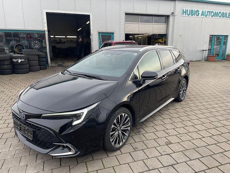 Gebraucht Toyota Corolla Team 98 PS (72 kW) 2023 Schwarz Kombi