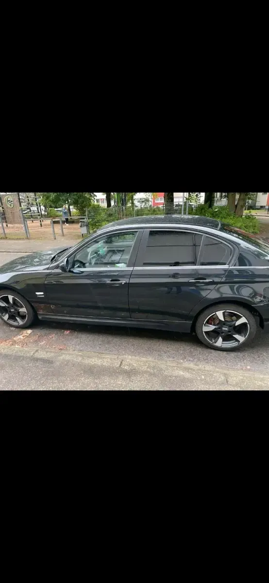 Gebraucht BMW 320 177 PS (130 kW) 2009 Schwarz Limousine