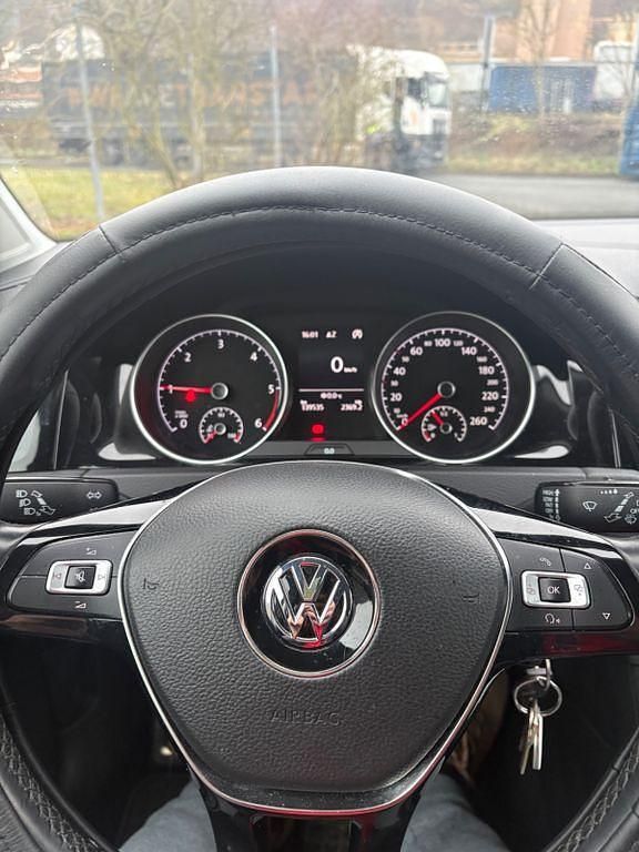 Gebraucht VW Golf VII Comfortline 116 PS (85 kW) 2018 Grau Kombi