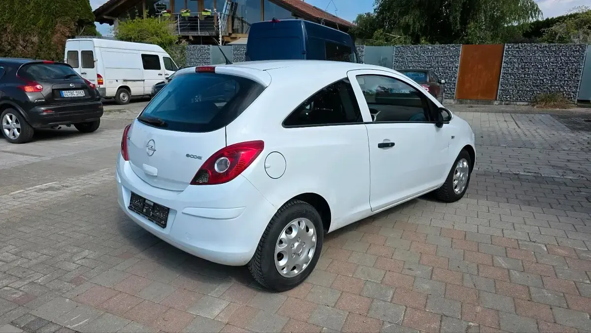 Gebraucht Opel Corsa Edition 69 PS (50 kW) 2010 Weiß Kleinwagen