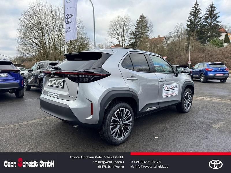 Gebraucht Toyota Yaris Cross Style 92 PS (67 kW) 2025 Silber SUV