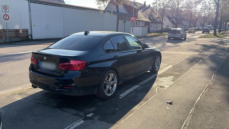 Gebraucht BMW 320 190 PS (139 kW) 2018 Schwarz Limousine