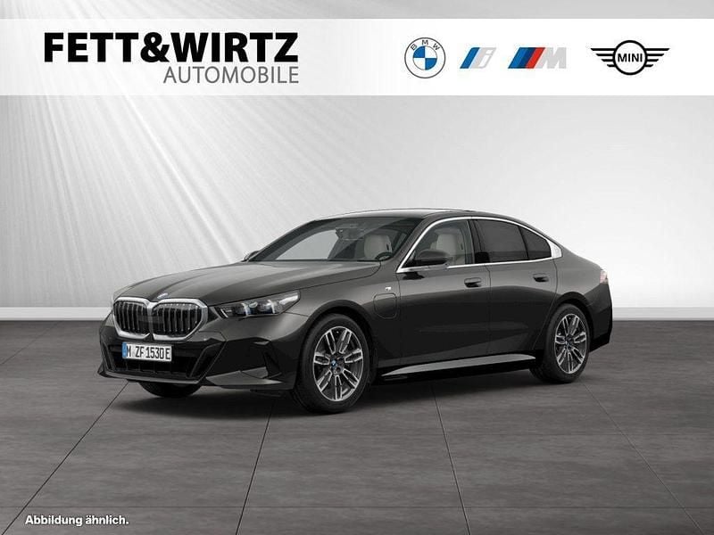 Gebraucht BMW 550e M Sport 489 PS (359 kW) 2025 Limousine