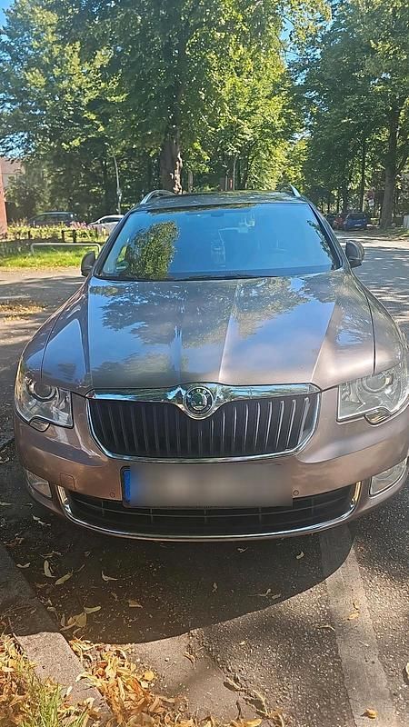 Andere farben Gebraucht 2012 Skoda Superb Ambition Kombi | 6.200 € (Superpreis) - Bild 1/4