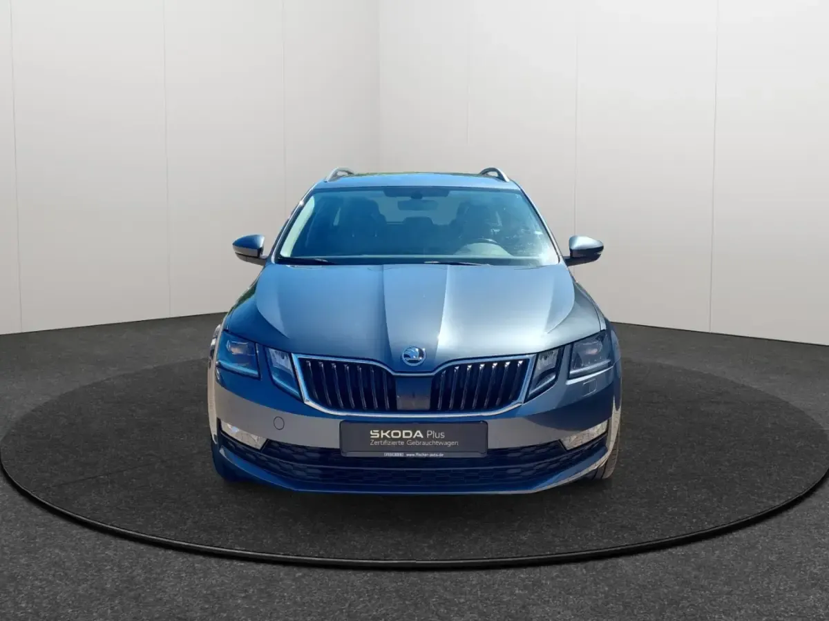 Gebraucht Skoda Octavia Soleil 150 PS (110 kW) 2019 Grau Kombi