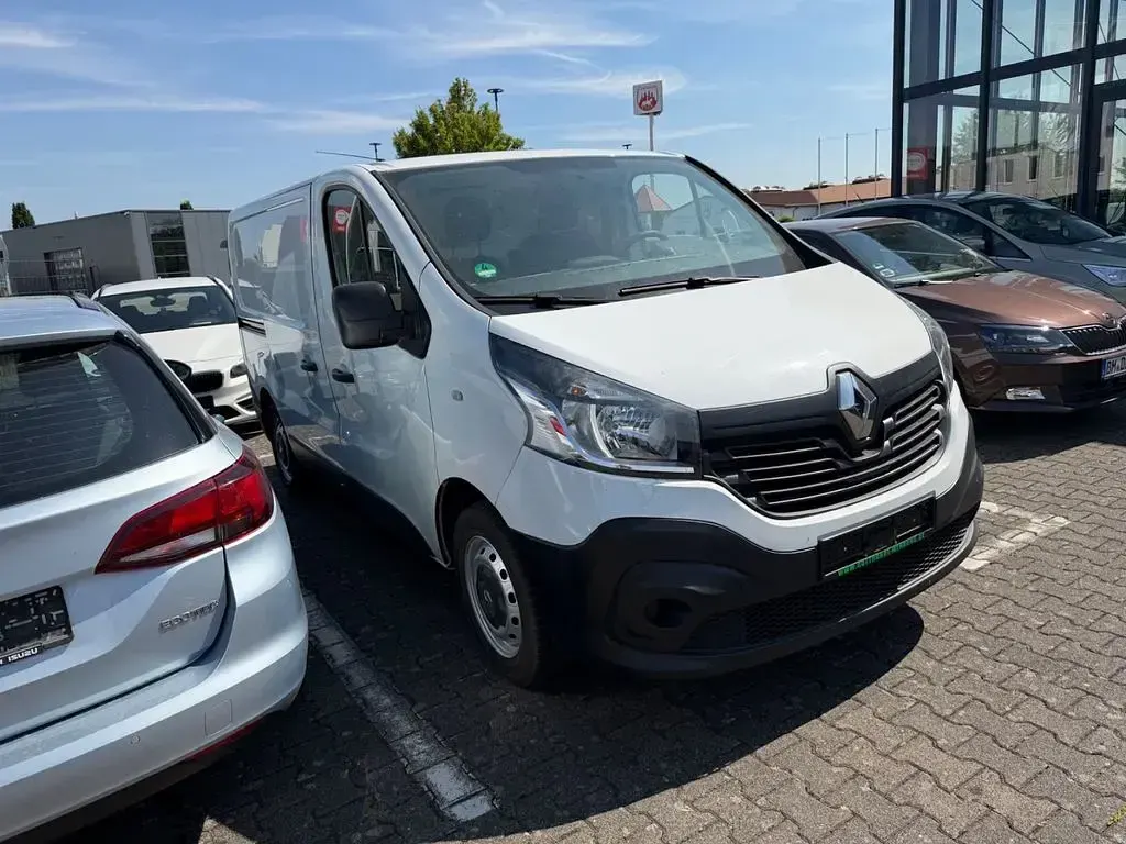Gebraucht Renault Trafic Komfort 95 PS (69 kW) 2018 Weiß Van / Kleinbus