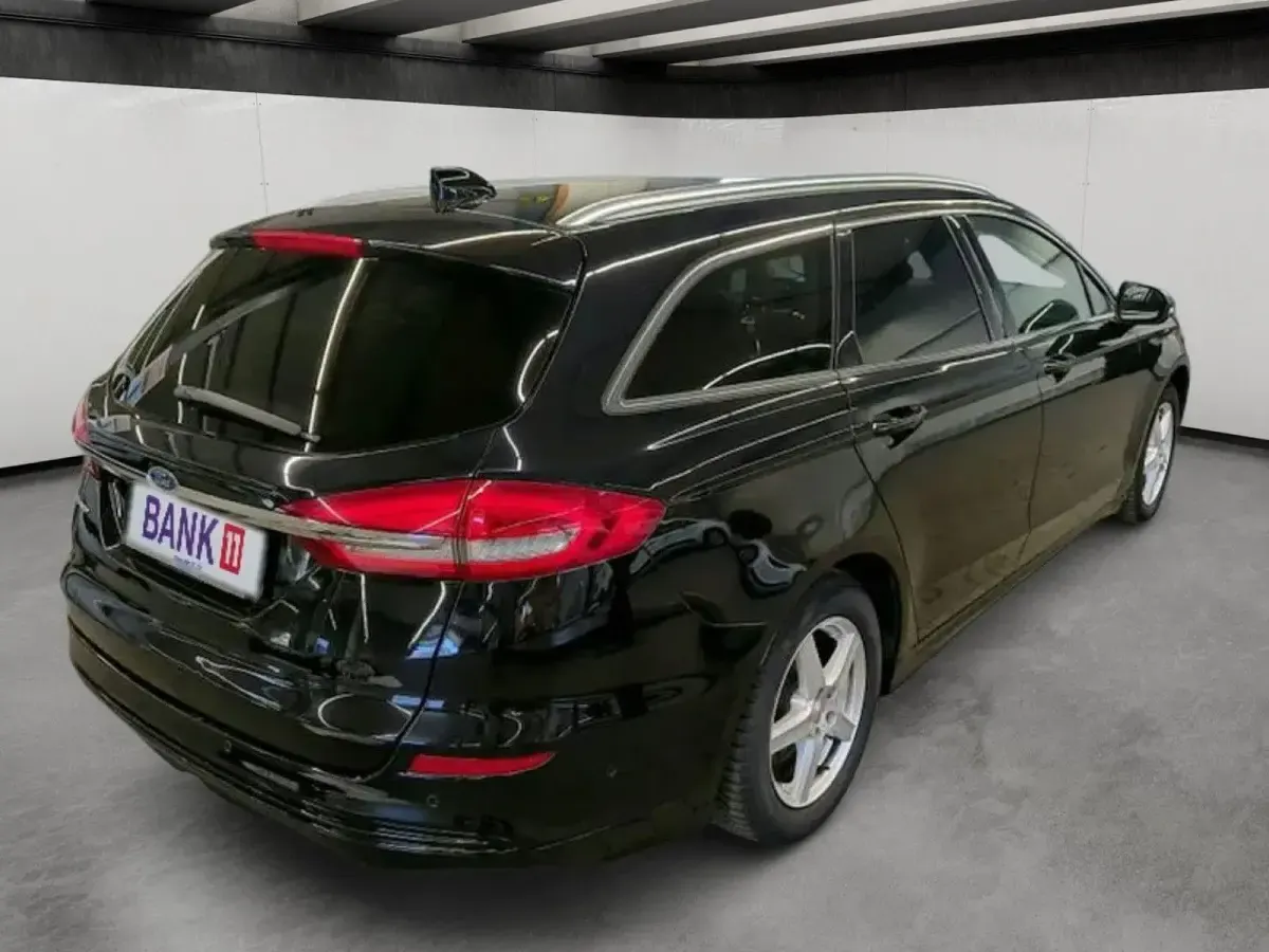 Gebraucht Ford Mondeo Titanium 150 PS (110 kW) 2022 Schwarz Kombi