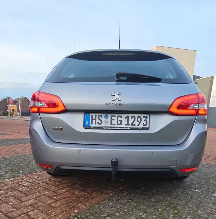 Gebraucht Peugeot 308 SW 131 PS (96 kW) 2021 Silber Kombi