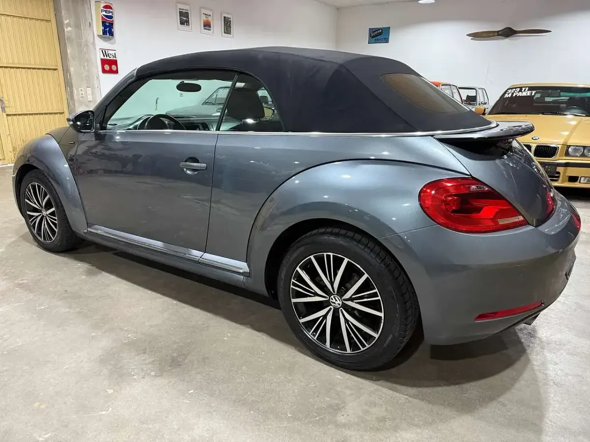 Gebraucht VW Beetle Cabriolet Allstar 105 PS (77 kW) 2017 Grau Cabrio