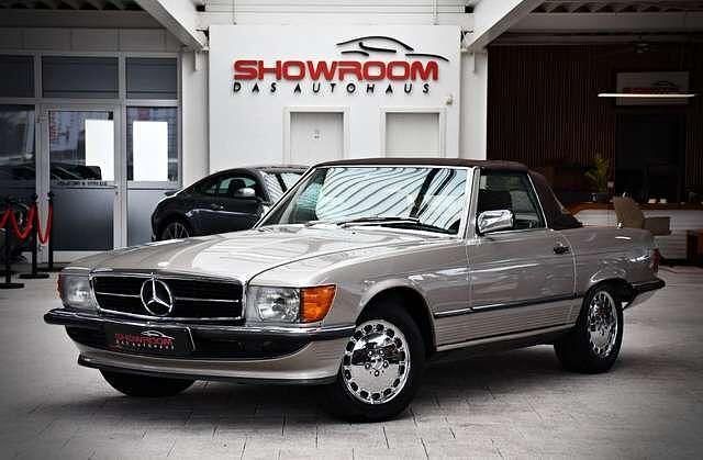 Gebraucht Mercedes 560 227 PS (166 kW) 1985 Beige (702 smoke silver metallic) Cabrio