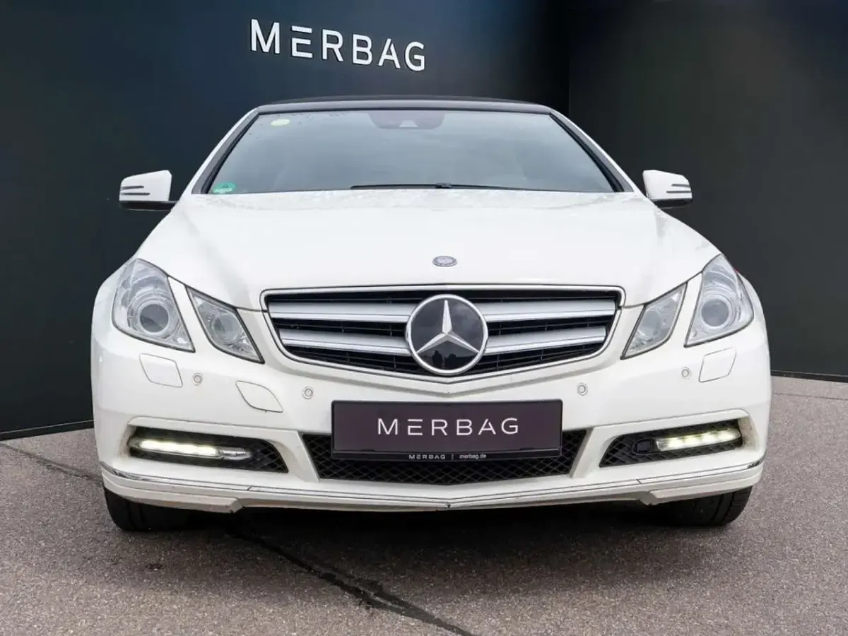 Gebraucht Mercedes E220 170 PS (125 kW) 2013 Weiß Cabrio