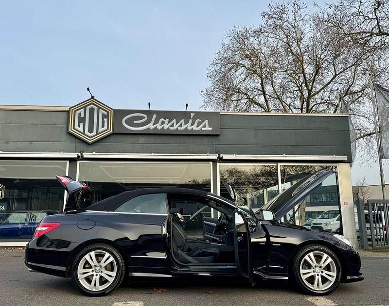 Gebraucht Mercedes E350 AMG 231 PS (169 kW) 2010 Schwarz Cabrio