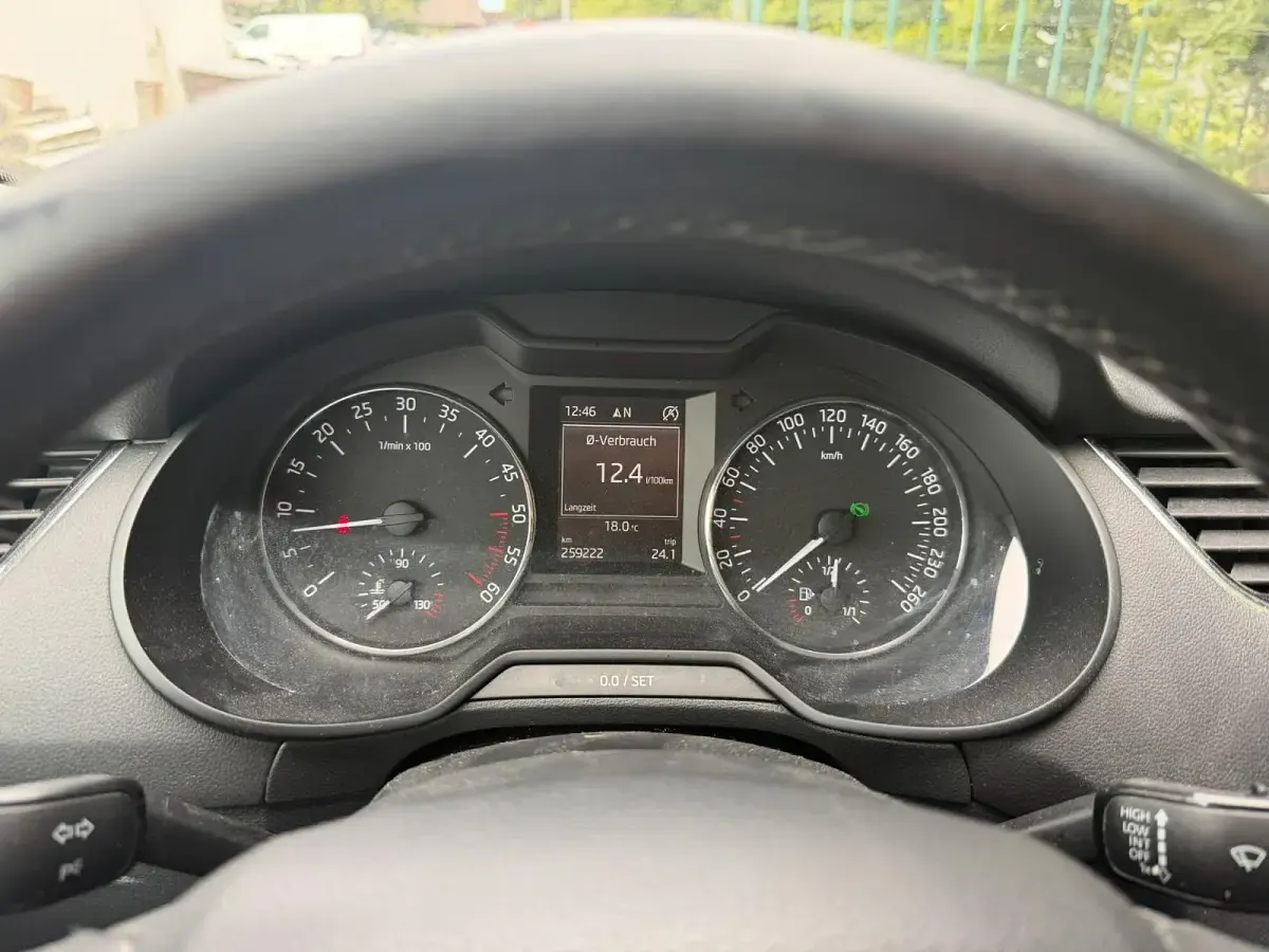 Gebraucht Skoda Octavia 105 PS (77 kW) 2015 Schwarz Kombi
