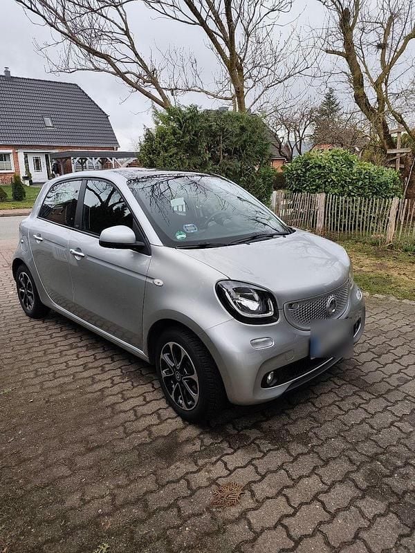 Usata Smart ForFour 90 CV (66 kW) 2017 Argento Utilitaria