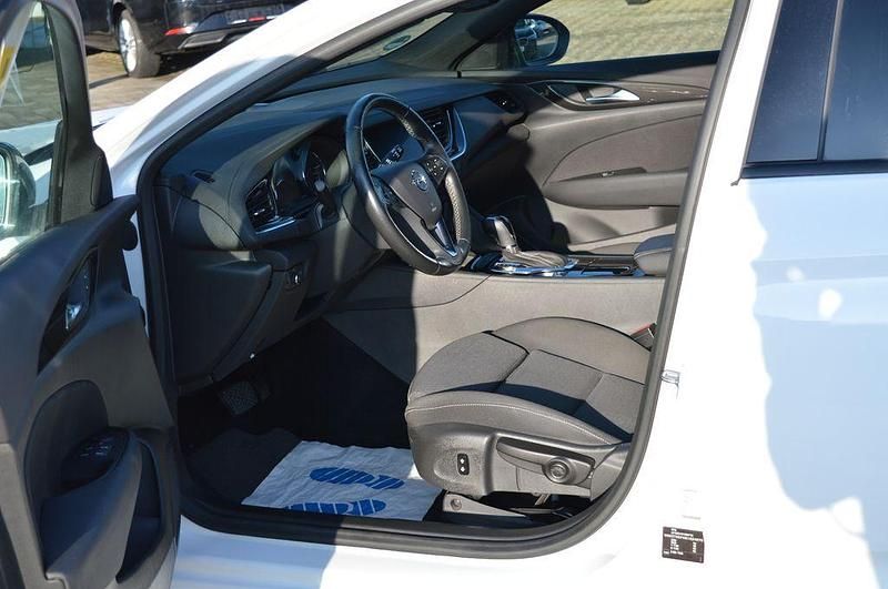 Gebraucht Opel Insignia Business 174 PS (127 kW) 2022 Weiß Kombi