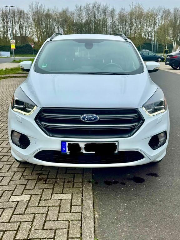 Gebraucht Ford Kuga ST-Line 150 PS (110 kW) 2017 Weiß SUV