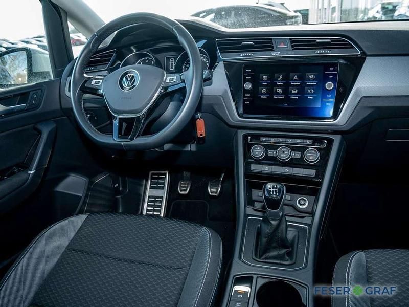 Gebraucht VW Touran Active 150 PS (110 kW) 2022 Reflexsilber Van / Kleinbus