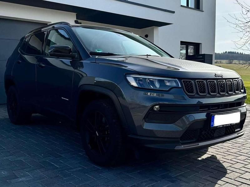 Gebraucht Jeep Compass 181 PS (133 kW) 2022 Grau SUV