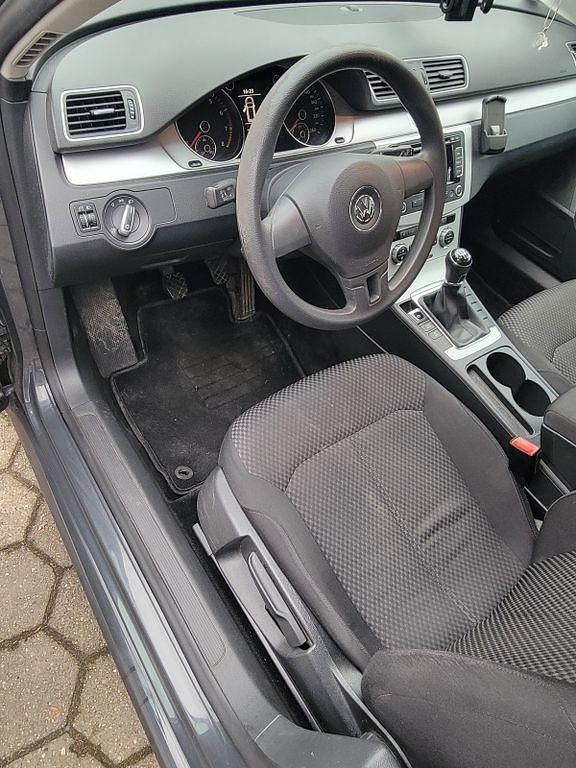 Gebraucht VW Passat Trendline 122 PS (89 kW) 2014 Grau Kombi