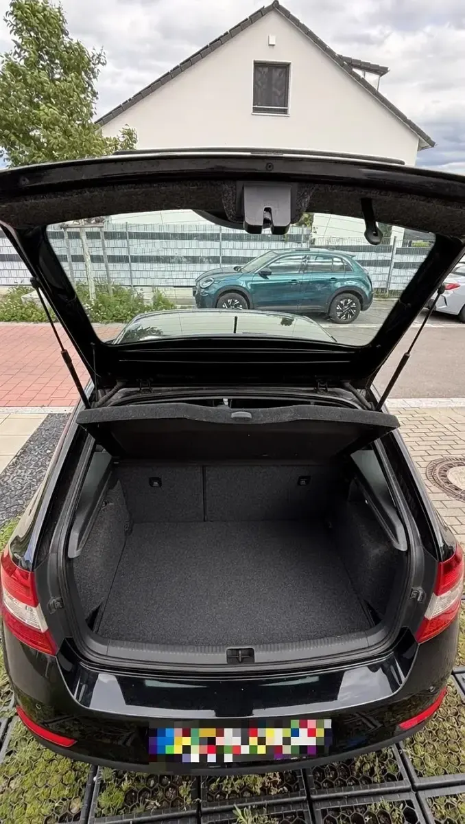 Używany Skoda Rapid Cool Edition 90 KM (66 kW) 2015 Czarny Hatchback