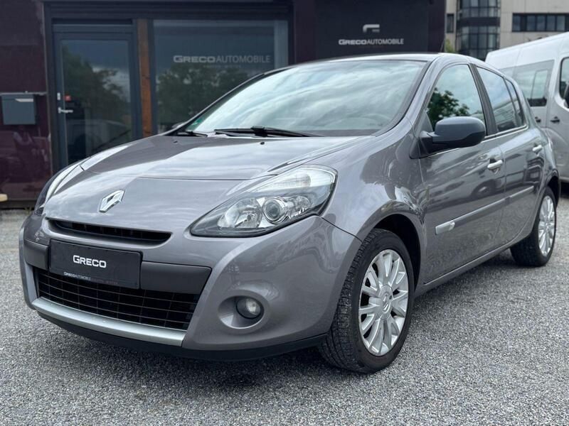 Grau Gebraucht 2011 Renault Clio III Dynamique Limousine | 4.580 € (Etwas zu teuer) - Bild 1/4