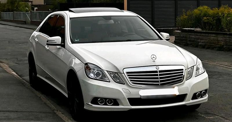 Gebraucht 2011 Mercedes E350 Limousine | 10.700 € (Guter Preis) - Bild 1/4