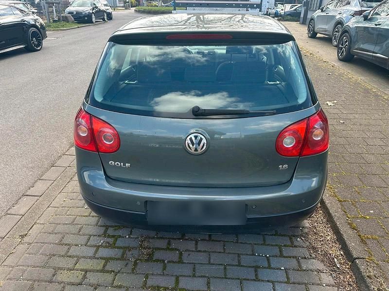 Gebraucht VW Golf V 103 PS (75 kW) 2005 Grün Kleinwagen